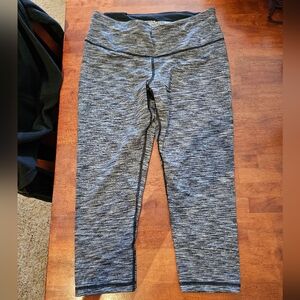 Victoria Secret Knockout capri leggings